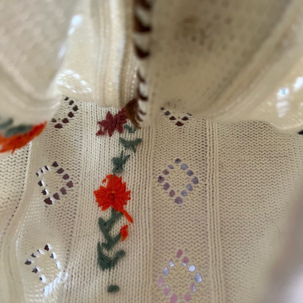 Floral Embroidered Cream Cardigan fit small - Picture 4 of 8